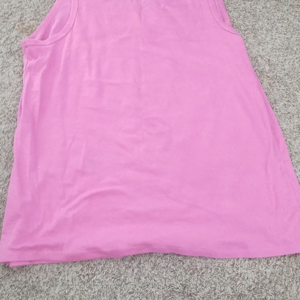 Bundle Of 4 Tank Tops - Picture 2 of 12